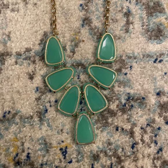 Kendra Scott ✨Harlow✨ in Jade & Gold - Picture 4 of 6